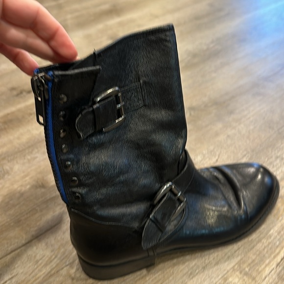 Women’s Steve Madden bike boot size 7.5. Cute buckles and embellishment. - Picture 3 of 5